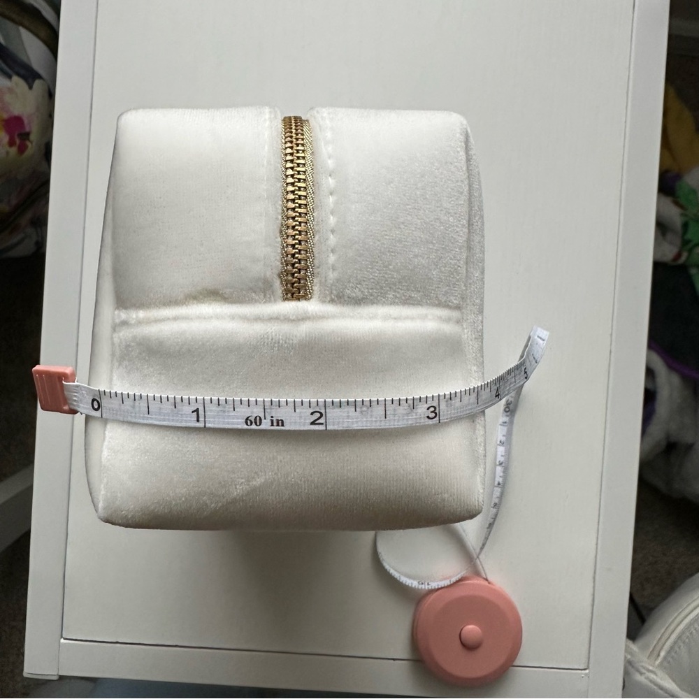Dior White Cosmetic Bag - Picture 7 of 7